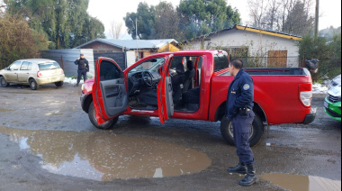 Un patrullero chocado y un hombre detenido, tras persecución policial en los kilómetros