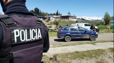 Asalto a mano armada cerca del Velódromo: un joven sufrió el robo de su celular pero la policía lo recuperó tras allanar dos casas