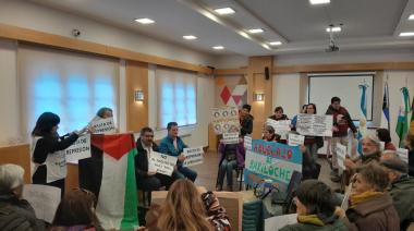 Jubilados en lucha logran apoyo del Concejo para difundir ley que protege del corte de servicios