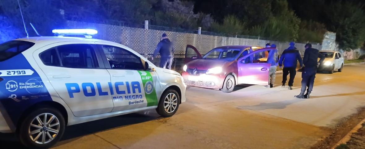 Banda narco: dos detenidos, casi 30 bolsitas de cocaína y un machete