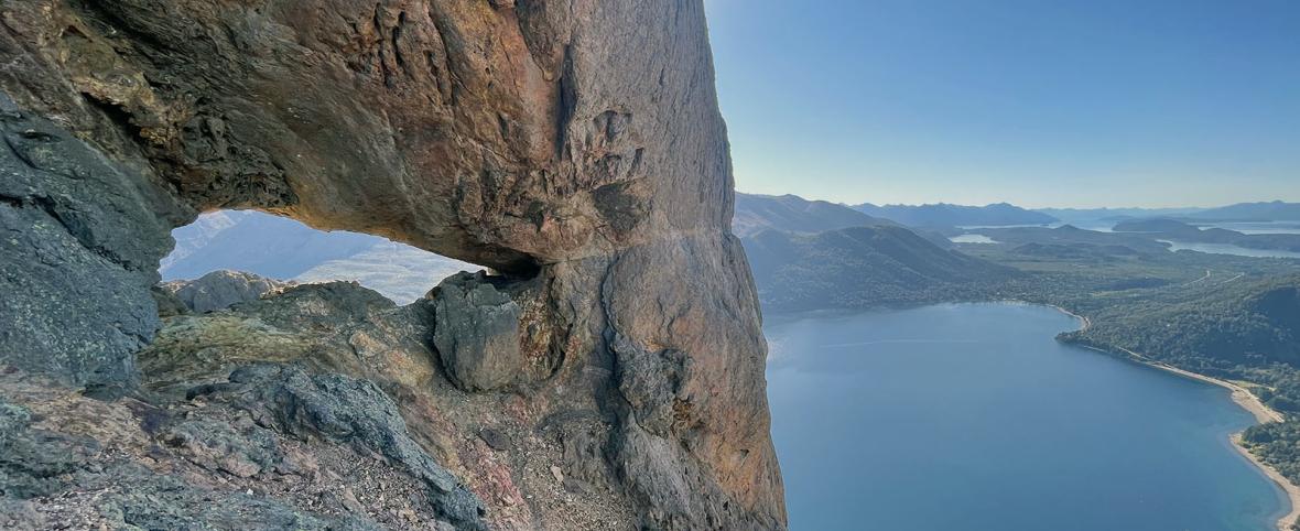 Un bebé rodó diez metros en el cerro Ventana: estaba en una mochila portaniños y fue rescatado con vida