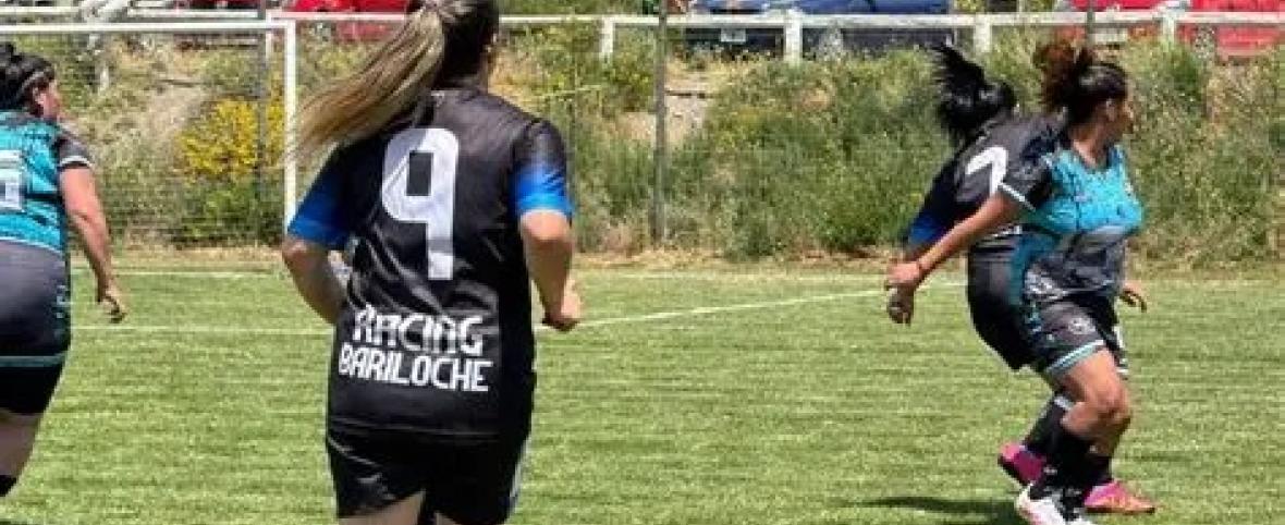 El fútbol femenino barilochense tiene historia, cancha y jugadoras: le falta una ordenanza