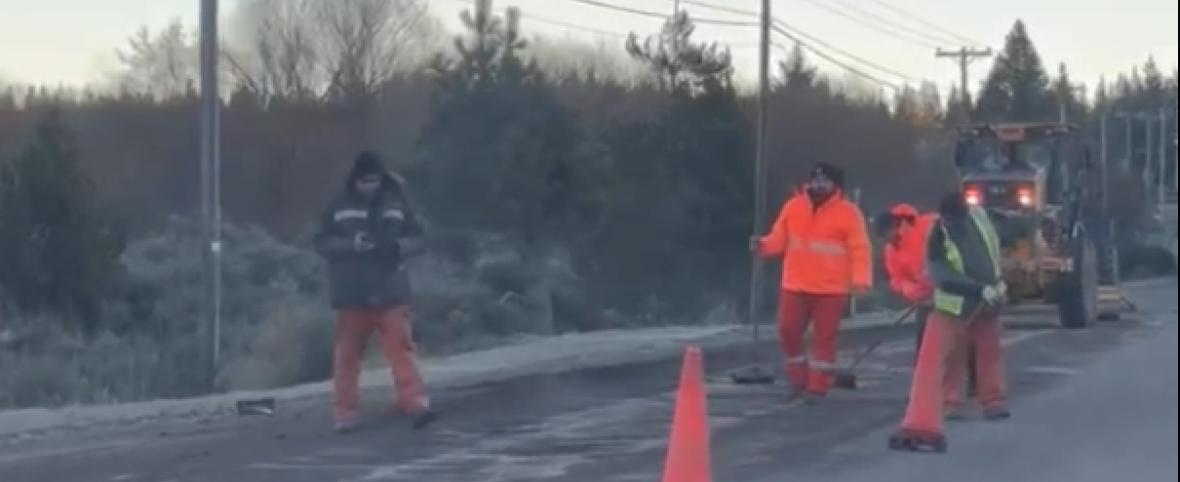 La Municipalidad también se pudrió de los pozos, y fue arreglar la Ruta 82