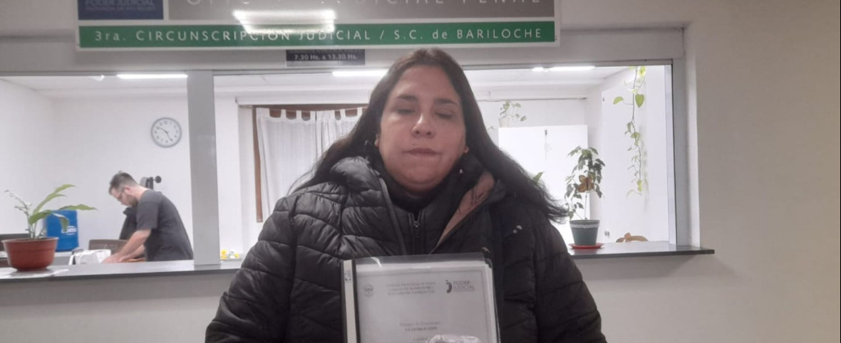 Bariloche: escapó de la violencia de género, vivió en la calle y hoy lucha por la cuota alimentaria de su hijo con discapacidad