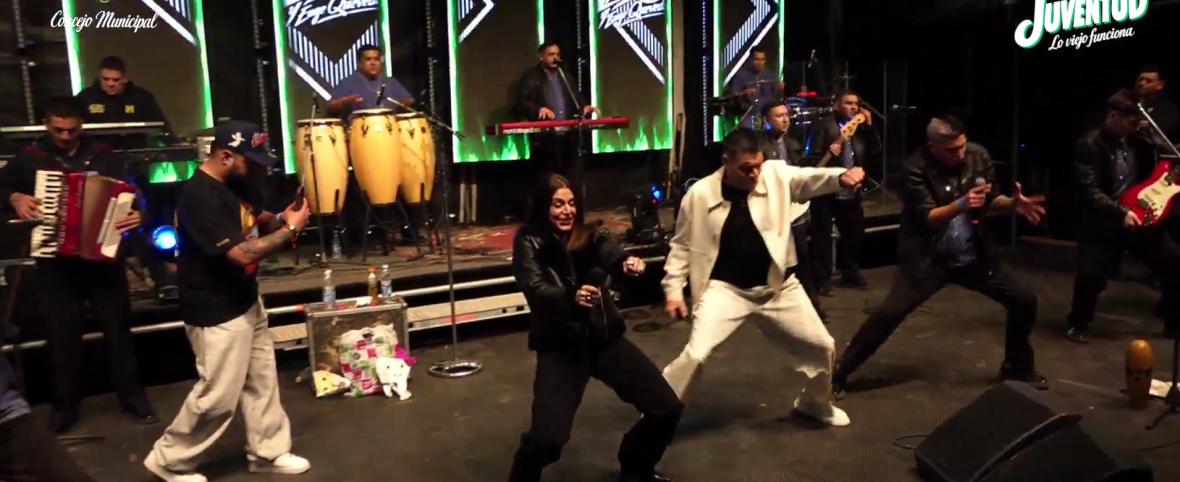 Euge Quevedo y La Banda de Carlitos hicieron cantar a todo el Centro Cívico de Bariloche, incluso bajo la lluvia