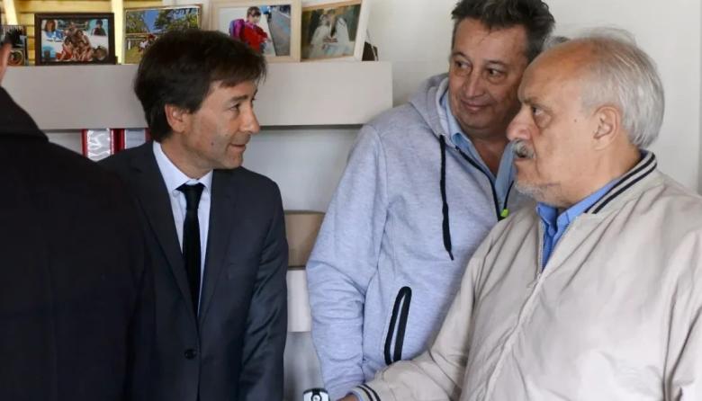 Vila firmó, Domínguez asesoró, ¿Ricchiardi cobró? Bariloche pagó