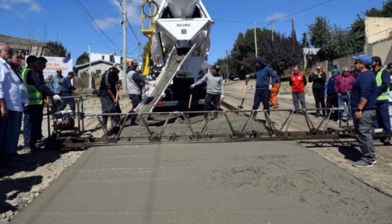 EL municipio compra cemento en Neuquén, y en Bariloche sale más barato