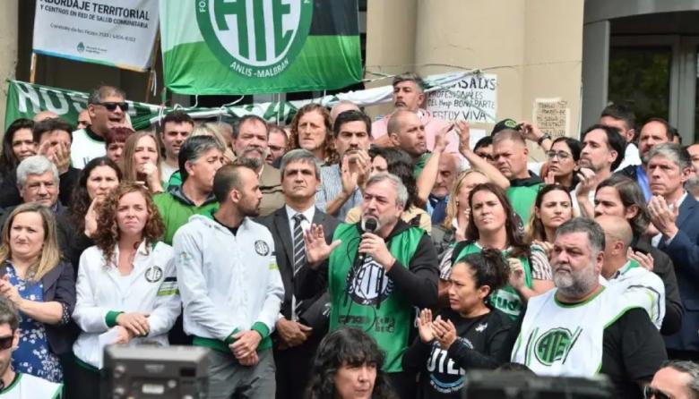 Nación y Provincia: la Justicia suspende el decreto de Milei que eliminaba el feriado de empleados estatales