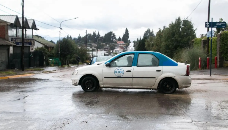 Cortés desregula RTO para taxis y remises, citando un decreto diseñado para el transporte de larga distancia