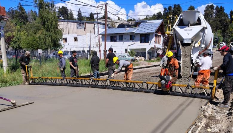 Los hacen facturar, les pagan en mano y los renuevan cada 3 meses: trabajo en negro disfrazado