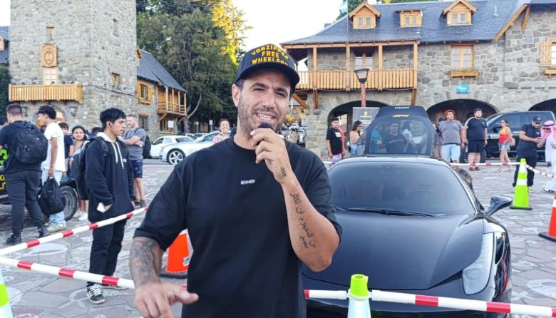 (VIDEO) Los barilochenses podrán acelerar el Ferrari negro de Maradona a 350 km/h en el Cerro Catedral