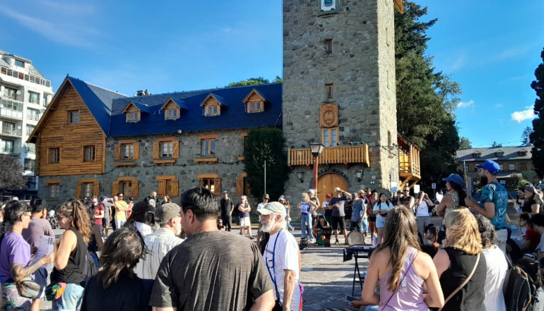 Escasa concurrencia en la marcha por la emergencia ígnea en Bariloche
