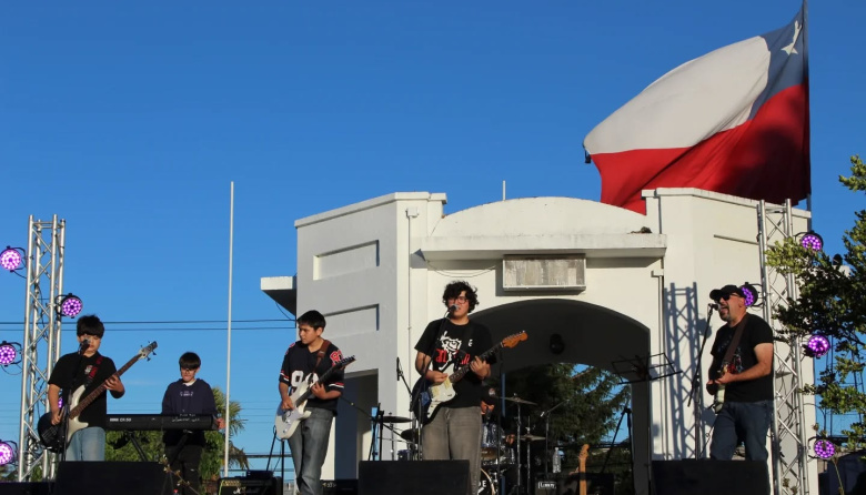 Hombres de Marte: la banda chilena integrada por niños y jóvenes que llega a Bariloche para traer música con contenido social