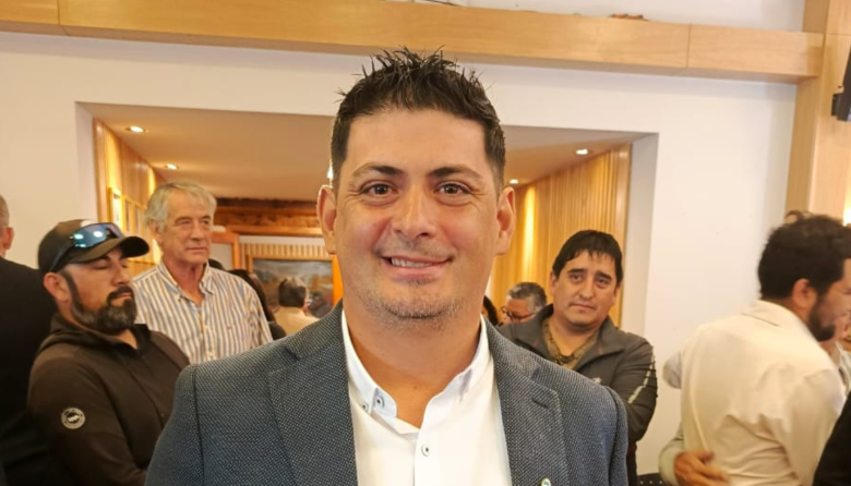 (Video) Lucas Pérez asumió como concejal de Bariloche en medio de la polémica política y una causa por estafa