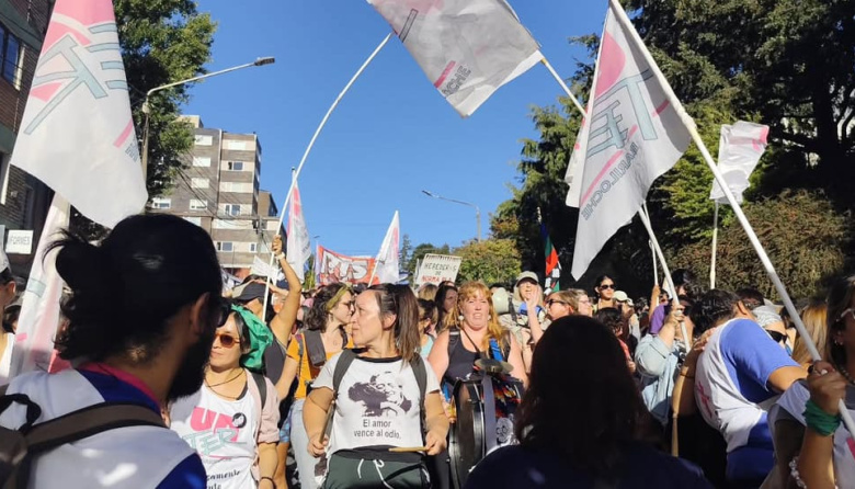 UnTER Bariloche calienta la previa al paro de 48 horas y apunta al gobierno provincial: "para nosotros la educación sigue siendo una inversión"