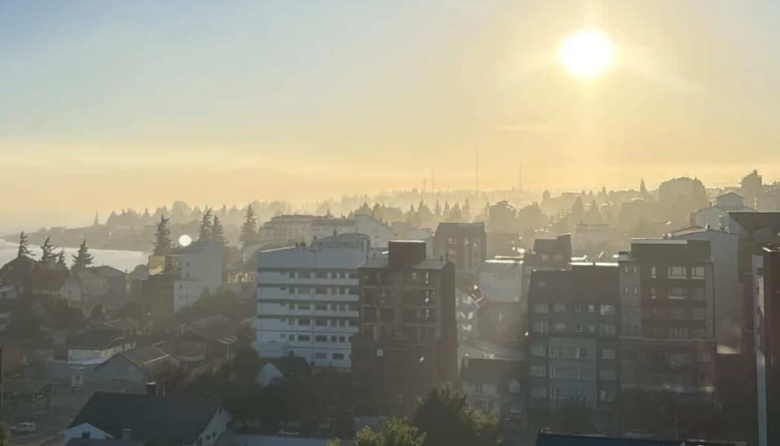 "Lindo amanecer": el humo del vertedero estalló el forobardo y los vecinos exigen respuestas (no importa cuando leas esto)