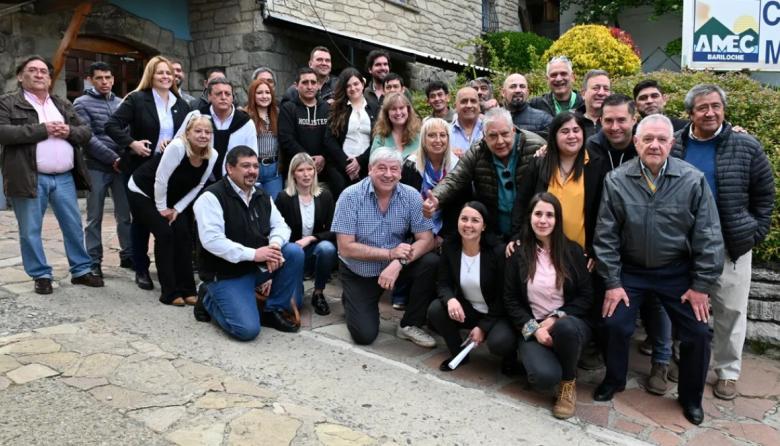 El arte de gobernar con poco: la paz inquieta de Walter Cortés