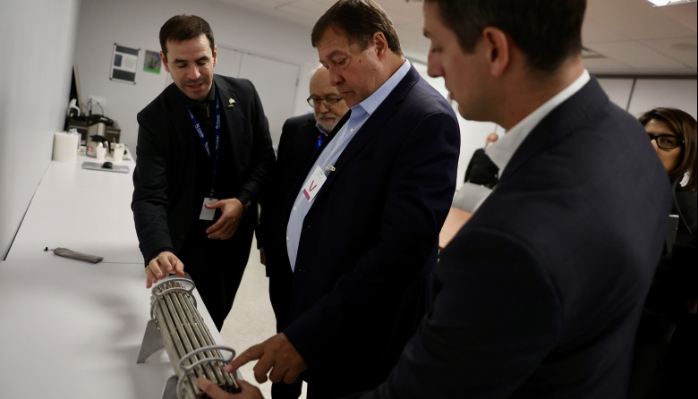 Weretilneck viajó a Canadá para ampliar la presencia de INVAP en la cadena nuclear global