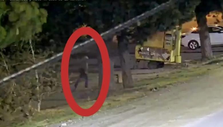 Lo vieron por las cámaras cargando una garrafa a las tres de la mañana: tenía pedido de captura