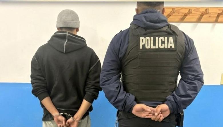 Insultó a la policía en un control, y terminó preso