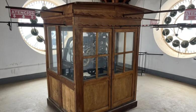 El búho, el inmigrante francés y el relojero de sangre: los secretos que esconde la Torre del Reloj de Bariloche