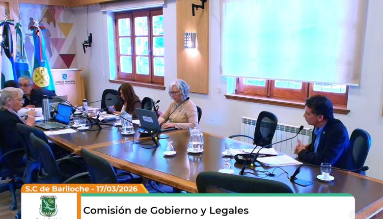 Un concejal presentó su narcotest en plena comisión y dijo que quienes voten el proyecto no deben tener "condicionantes"