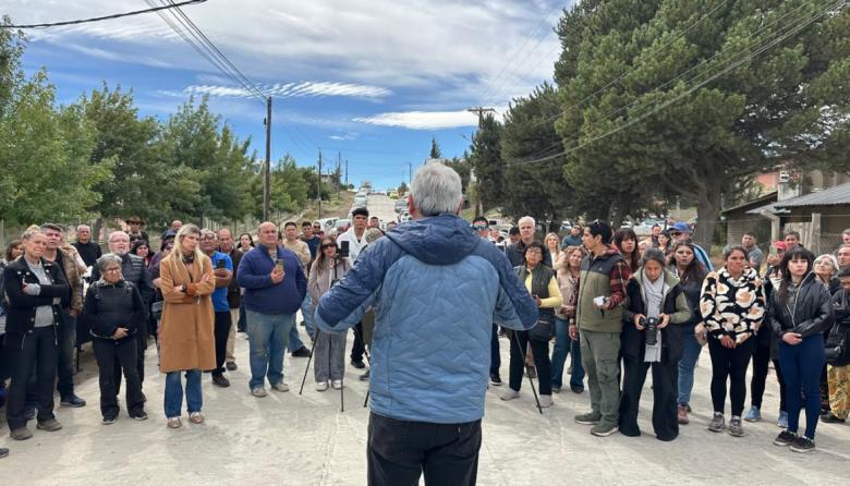 Cortés apuntó contra "la avivada" y prometió entregar 550 terrenos en el este de la ciudad
