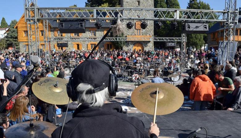 (Video) Sesenta y tres baterías, un solo golpe: Bariloche tuvo su ritual