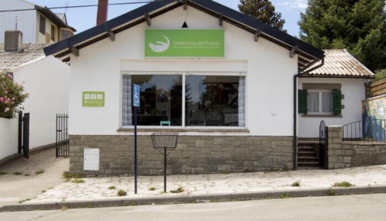 El funcionario que no vive acá