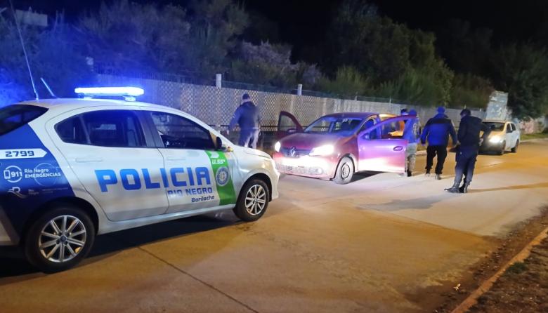 Banda narco: dos detenidos, casi 30 bolsitas de cocaína y un machete