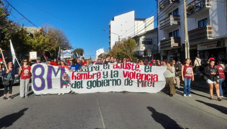 (Video) La reforma laboral, el fantasma que sobrevoló el 8M en Bariloche