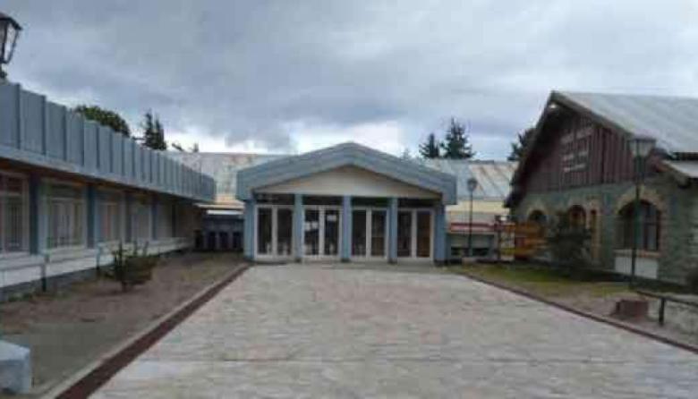 Otra amenaza en Bariloche: ahora es el CET 2 y dice "Tiroteo lunes 20"