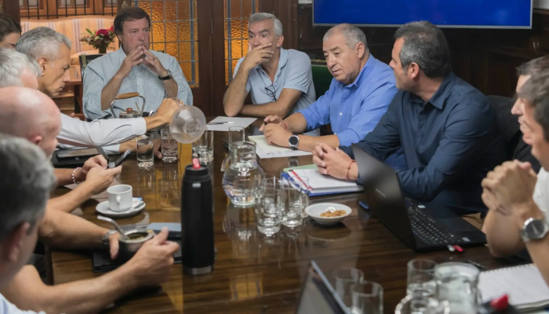 Weretilneck convocó a su gabinete para trazar el rumbo de la gestión provincial frente a la recesión