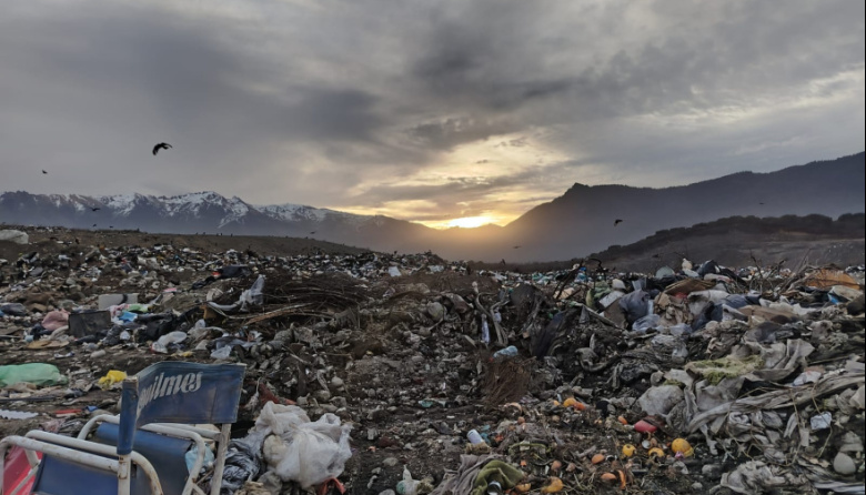 ​​​​​​​El Concejo cumple su promesa y abre el micrófono a los vecinos por el vertedero municipal