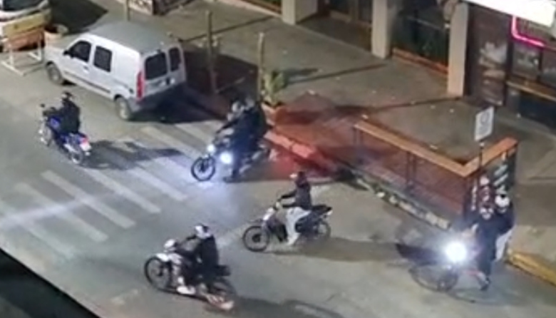 Motos con escape libre en la madrugada: un concejal pidió controles urgentes en el centro de Bariloche