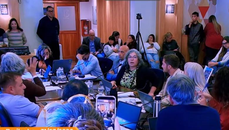 "Gonzalito murió. Rosa murió. Y el vertedero sigue igual": el discurso de una vecina que nadie esperaba