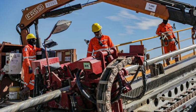 Informe advierte que el empleo en Río Negro es estructuralmente estacional y los salarios son los más bajos de la región