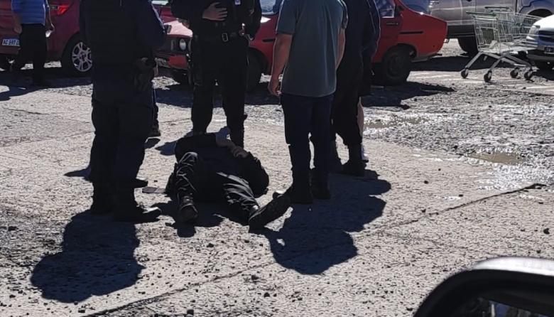 ​​​​​​​Un policía fue atropellado por un ladrón que huía del Chango Más tras un robo