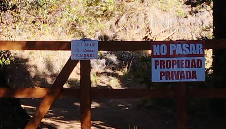 Vecinos del Cerro Otto salen a desmentir la versión de la usurpación: "Massara estaba autorizado por los dueños"