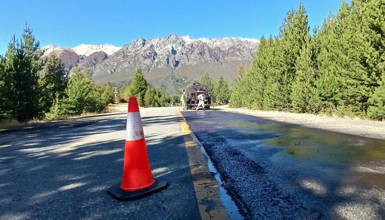 Mejoran el estado de la RN 40 entre Bariloche y El Bolsón: ya van más de 150 toneladas de asfalto
