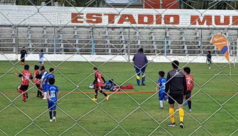 Más de novecientos chicos jugan este sábado en el Torneo Infantil Veteranos de Malvinas