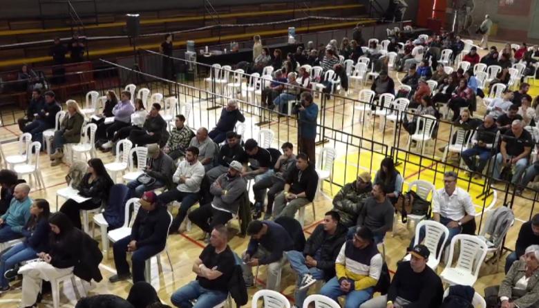 La audiencia del cerro: ocho horas en las que Bariloche discutió su futuro sin romperse la cara