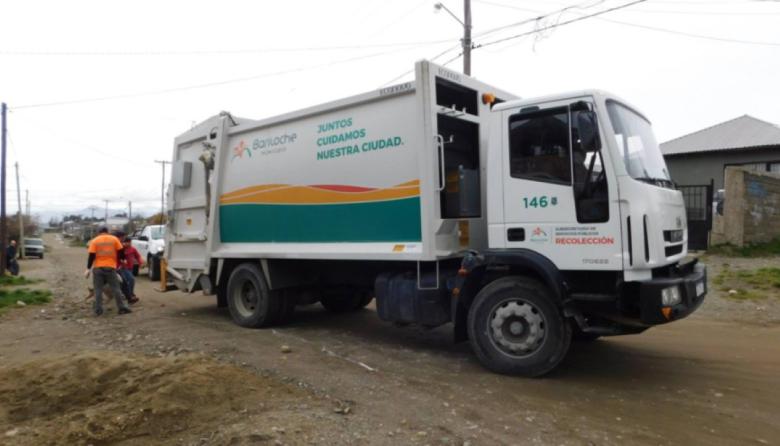 Trabajadores municipales de recolección inician retención de servicios por falta de pago de horas extras