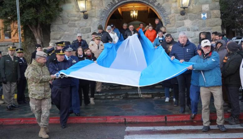 Bariloche honró a Belgrano en un emotivo acto por el Día de la Bandera