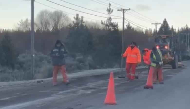 La Municipalidad colabora con vialidad, y fue arreglar la Ruta 82