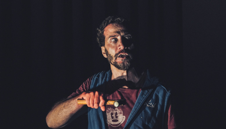 Luciano Cáceres llega a Bariloche con “Muerde”, el multipremiado thriller de Francisco Lumerman
