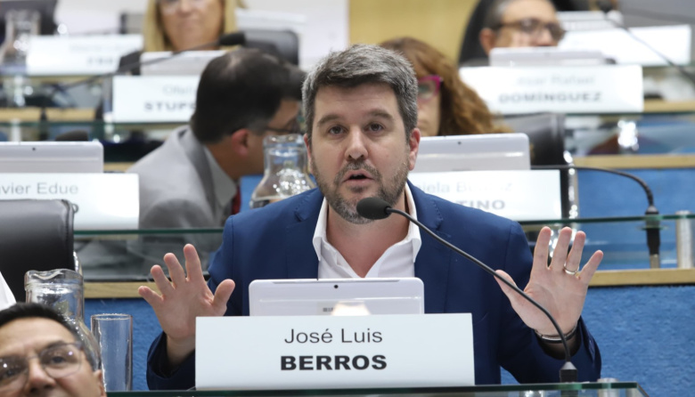 La oposición exige explicaciones por la contratación de una empresa privada para el control facial de trabajadores estatales