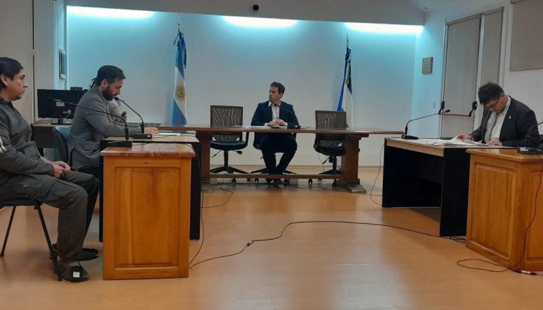 Bariloche: violentó un domicilio del Alto, exigió a los gritos toda la comida y se peleó con la policía