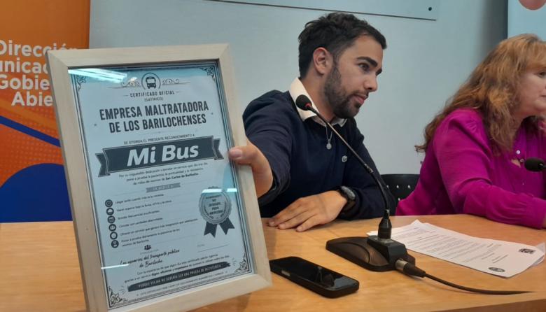 Le entregaron un "certificado de maltrato" a la empresa de colectivos en plena audiencia por el pedido de aumento
