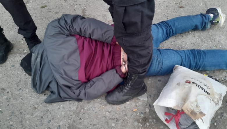 Detuvieron a tres personas tras una persecución por el robo de un vehículo en el centro